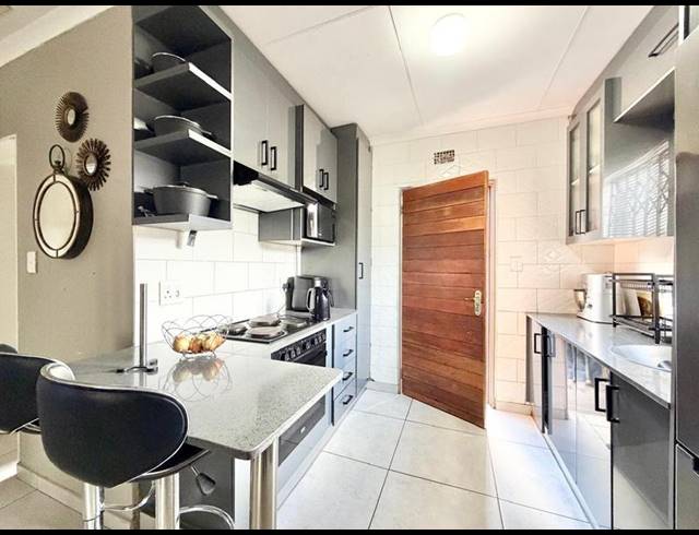 2 BEDROOM HOUSE FOR SALE IN CLAYVILLE